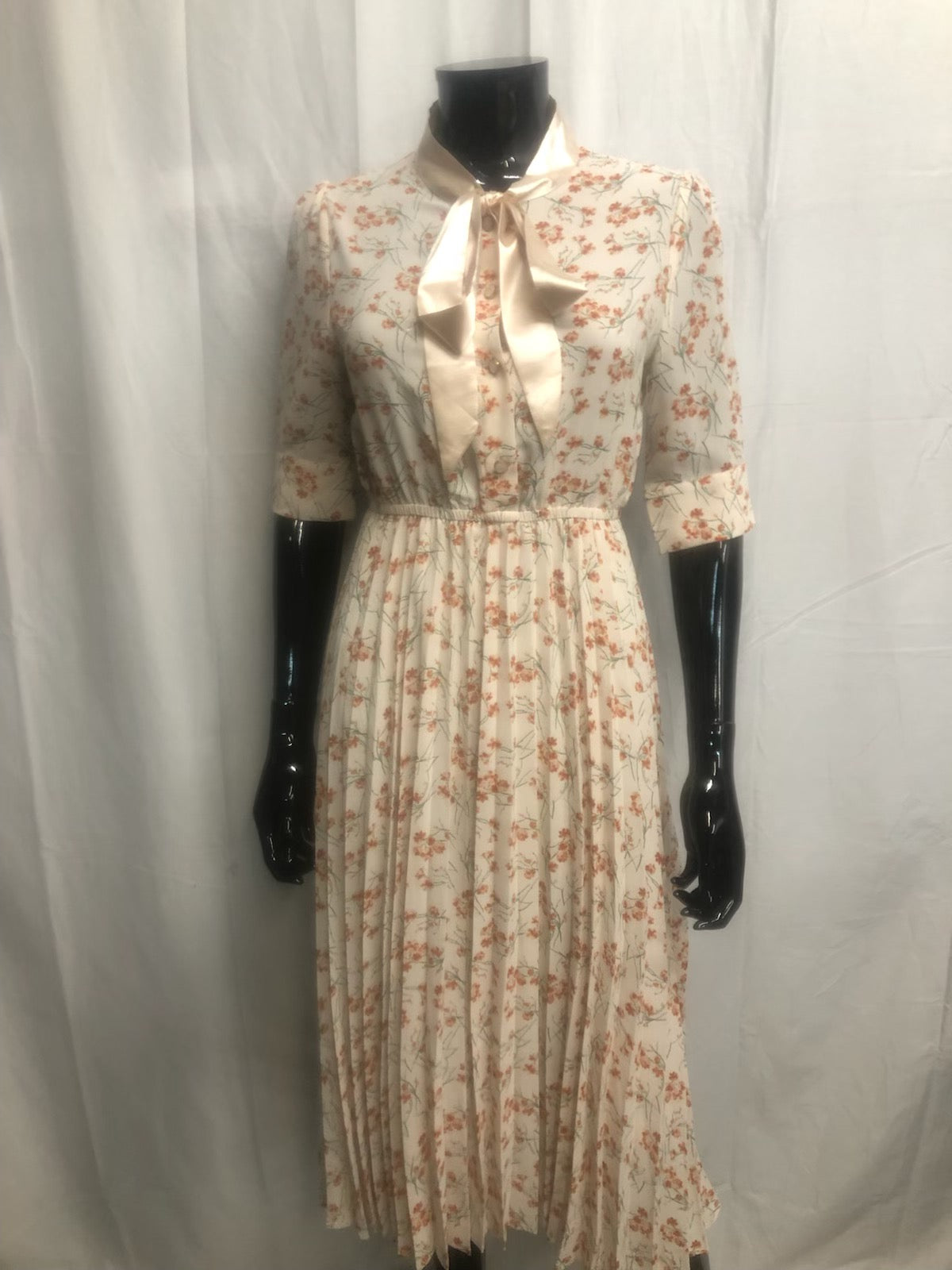 Mini flower midi dress with bow  sample sale